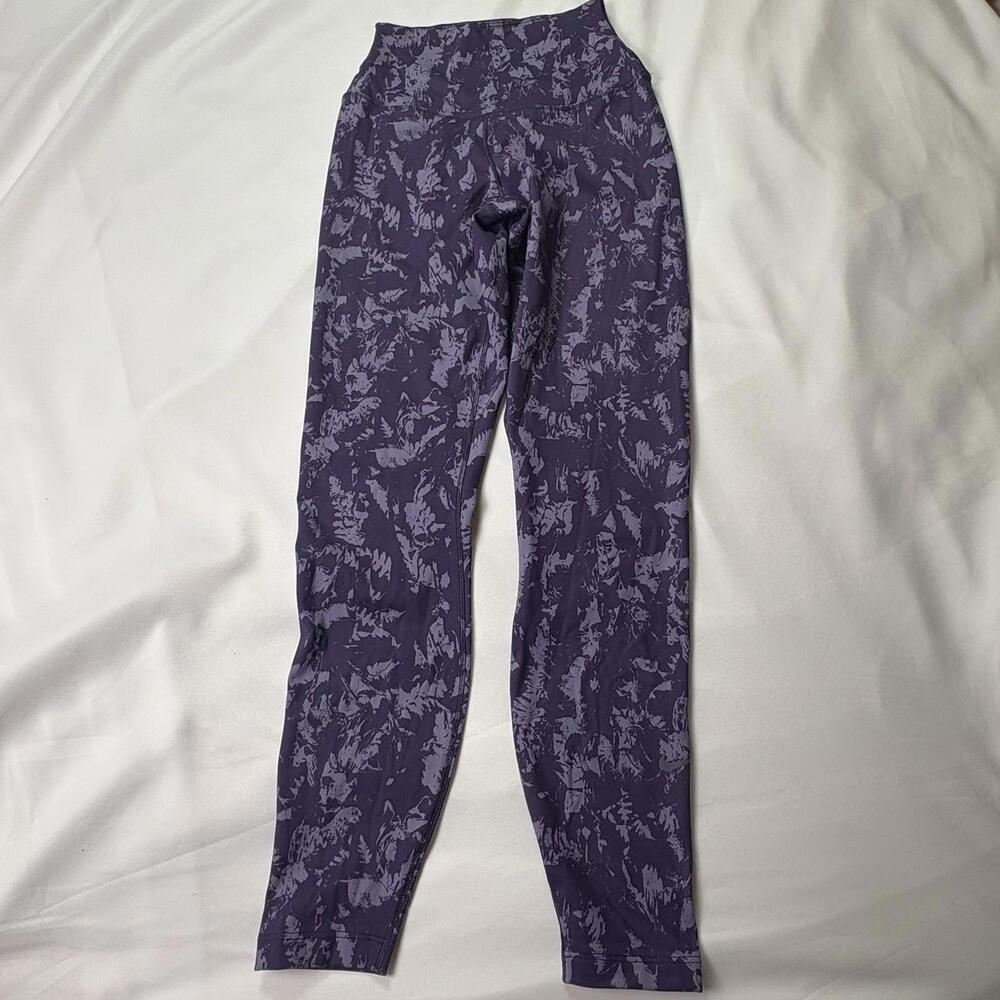 Nike One Women's High Rise 7/8 Printed Leggings Purple Size XS (Items 38-39-70)